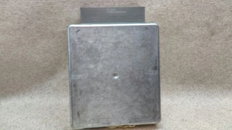 Módulo de control electrónico ECM para computadora de motor FS1M18881 compatible con 00 MAZDA 626 PC56 Foto 4 de 4