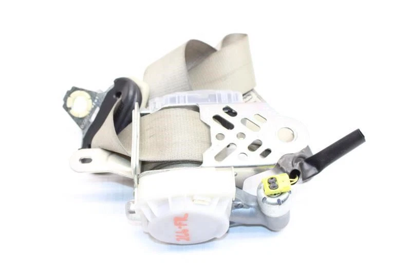 Infiniti G37 V36 2011 convertible #266 cinturón de seguridad delantero derecho con pre-choque Foto 4 de 4