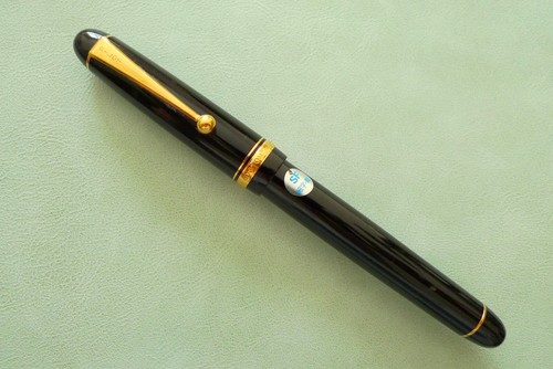 (B109) Pilot Custom 74 fountain pen 14K 585 gold SF (soft fine) nib