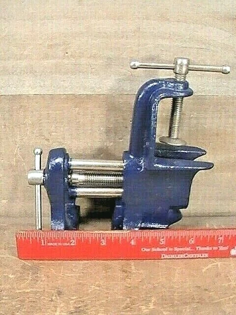 POWR-KRAFT #S4-3-5426 2-1/2" CLAMP-ON BENCH VISE W/ 2-1/2" OPENING PRE-OWNED  - Image 4 of 4