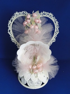 New Vintage Wilton ''Flowering Bell'' wedding Cake Top with Pink , 103-2174, 1983