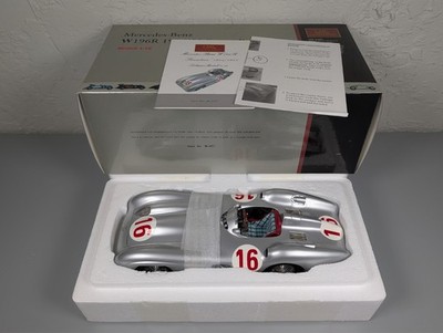 CMC 1:18 Mercedes-Benz W196R Streamliner M-057 Stirling Moss Monza Diecast #16