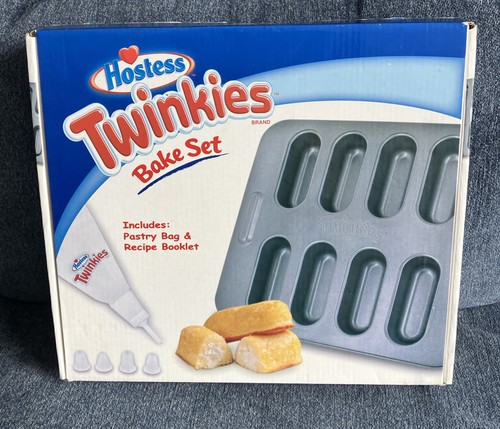 Hostess Twinkies NEW Unopened Bake Set  With Pan, Pastry Bag & Recipe Booklet