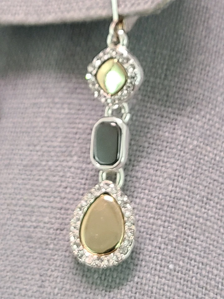 Nine West Silver Tone Clear Rhinestone, Mixed Metal, Stone Dangle Earrings - Imagem 3 de 4