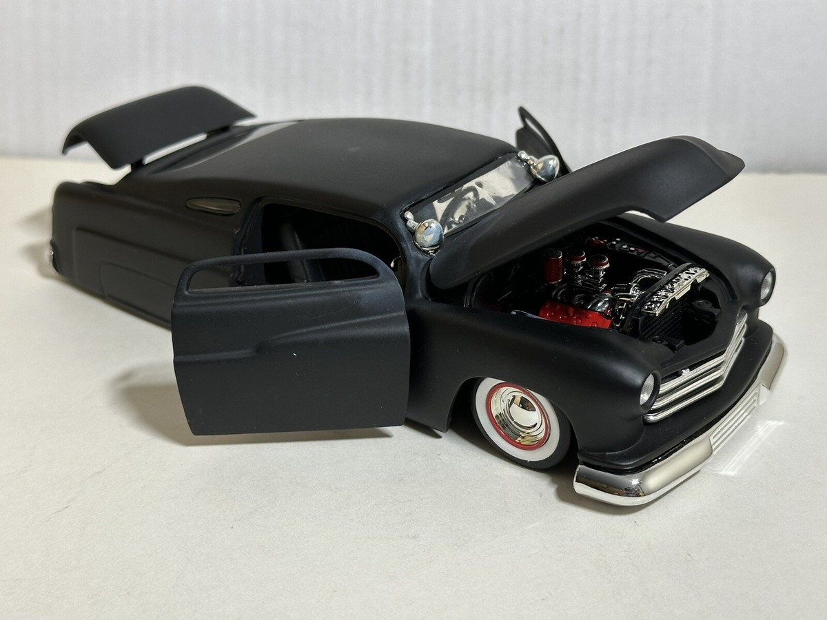 JADA DUB CITY 1951 MERCURY MATTE BLACK 1:24 DIECAST MODEL