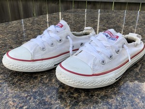 womens white chucks