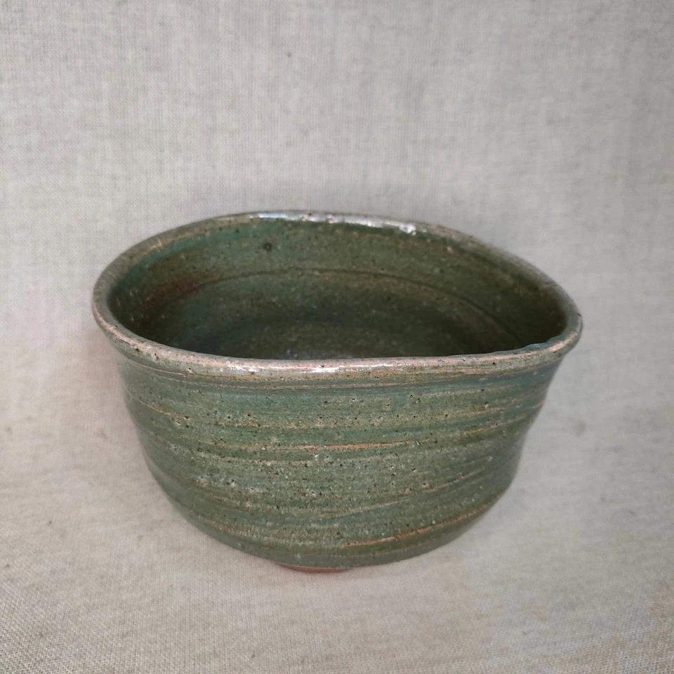 Japón | Tazón de té Oribe Karatsu esmalte verde Kuzugata 14 cm a leña | De colección Foto 2 de 4