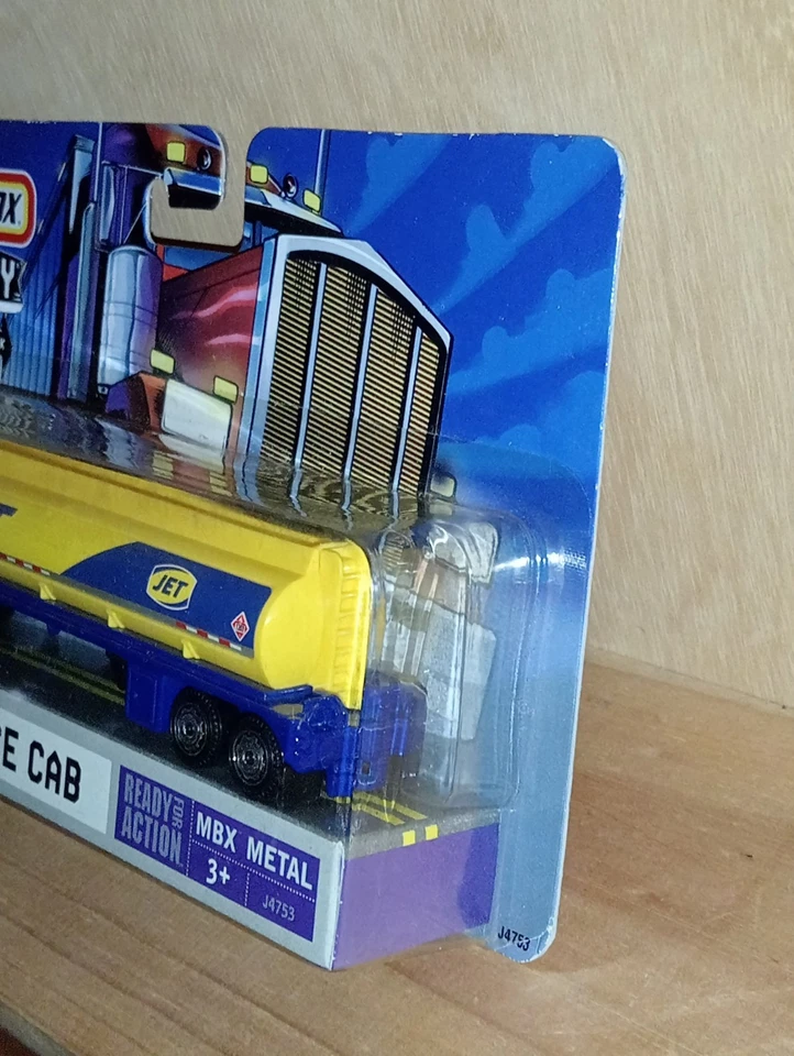 Matchbox Convoys / Daf XF95 Space Cab & Tanker Trailer - Yellow & Blue - Jet - Image 3 of 4