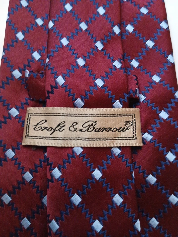 Corbata Croft & Barrow diseño a cuadros en negro 100 % seda Foto 4 de 4