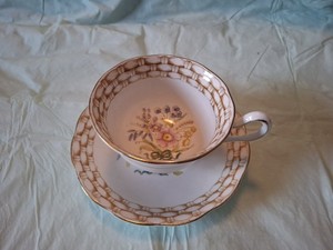 Set England Royal Albert Bone China Cup & Saucer Brown Lattice & Floral Ribbon
