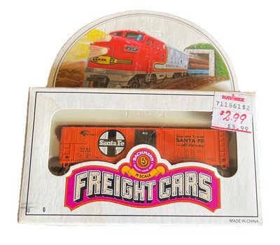 Bachmann Freight Cars 51' MECHANICAL STEEL REEFER SANTA FE N Scale 53-1009-02