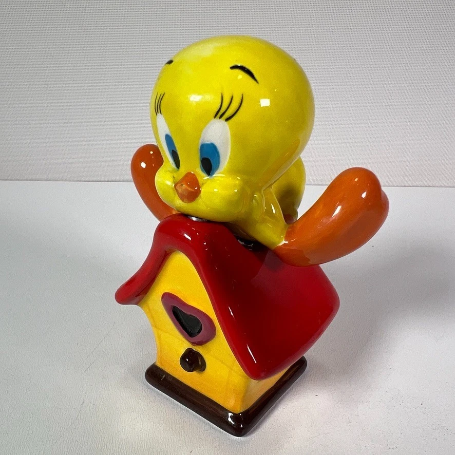 Looney Tunes Tweety Bird on Birdhouse Warner Brothers Salt & Pepper Shaker Set