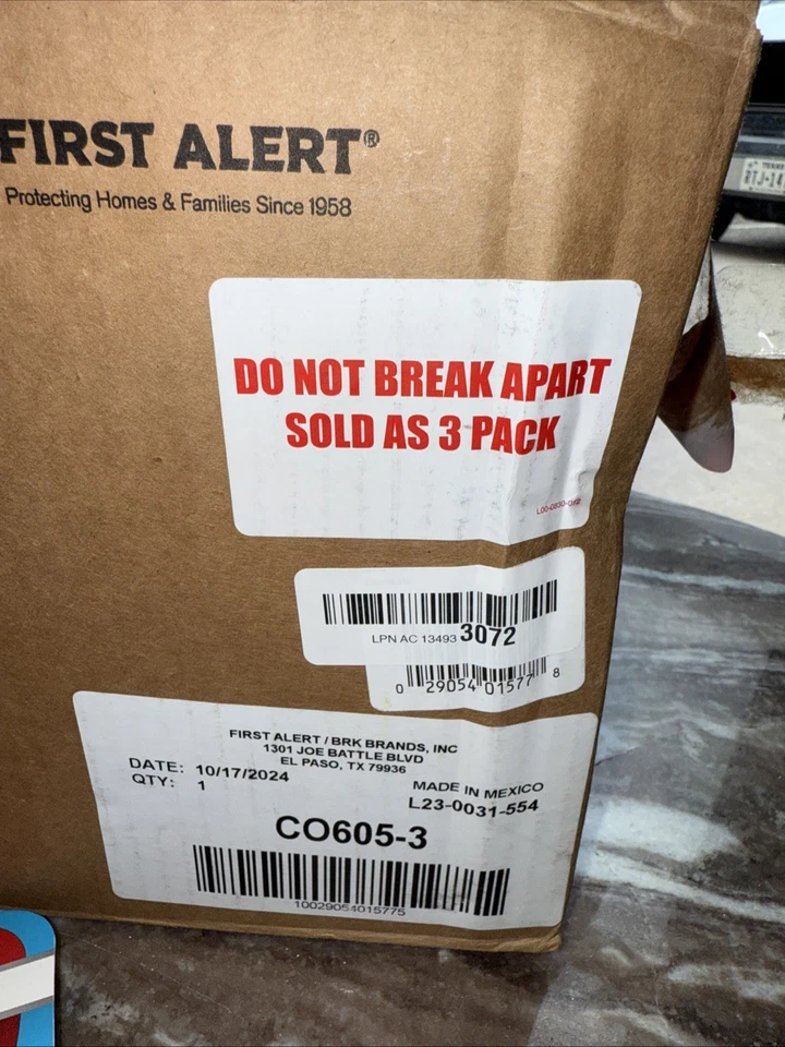 FIRST ALERT Plug-In Carbon Monoxide Detector with Battery CO605 3 PACK New - Image 2 of 3