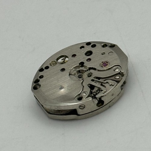 13mm Ladies FEF 6632 Swiss Manual Wind Watch Movement Vintage PARTS SPARES - Picture 5 of 11