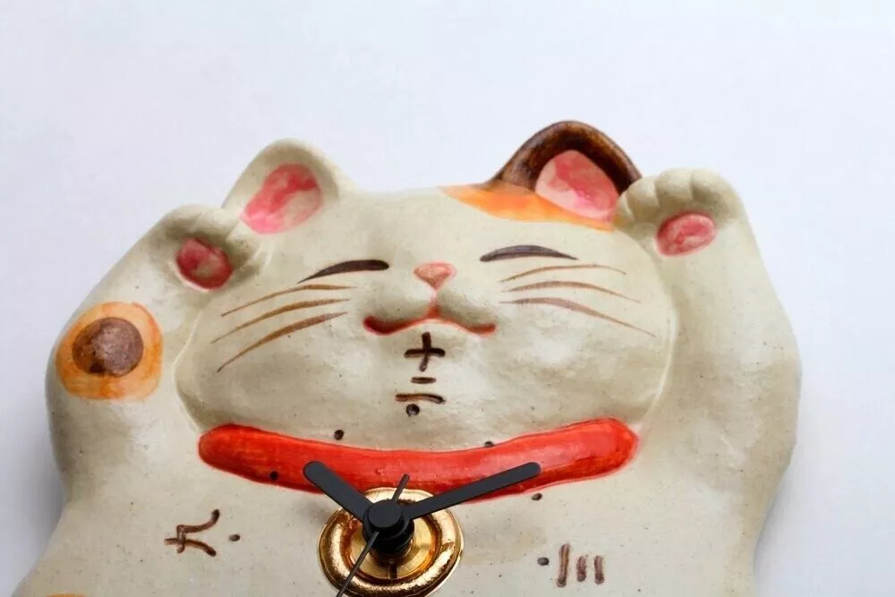 Lucky 2024 cat clock