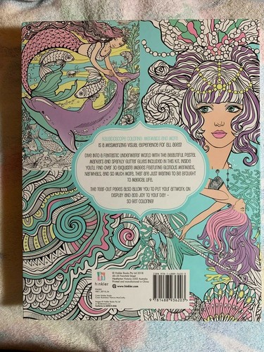 KALEIDOSCOPE COLORING MERMAIDS BOOK KIT NIB WITH MARKERS & GLITTER GLUE! MERMAID - Imagen 6 de 7