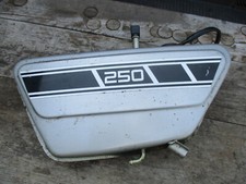 Seitenteil Seitendeckel Öltank links Yamaha RD 250 400 RD250 RD400 1A2 1A3