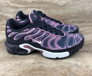 nike air max plus grey and pink