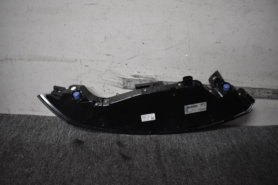 2020-2023 PORSCHE 911 CARRERA TAIL LIGHT RIGHT SIDE FACTORY OEM - Image 4 of 4