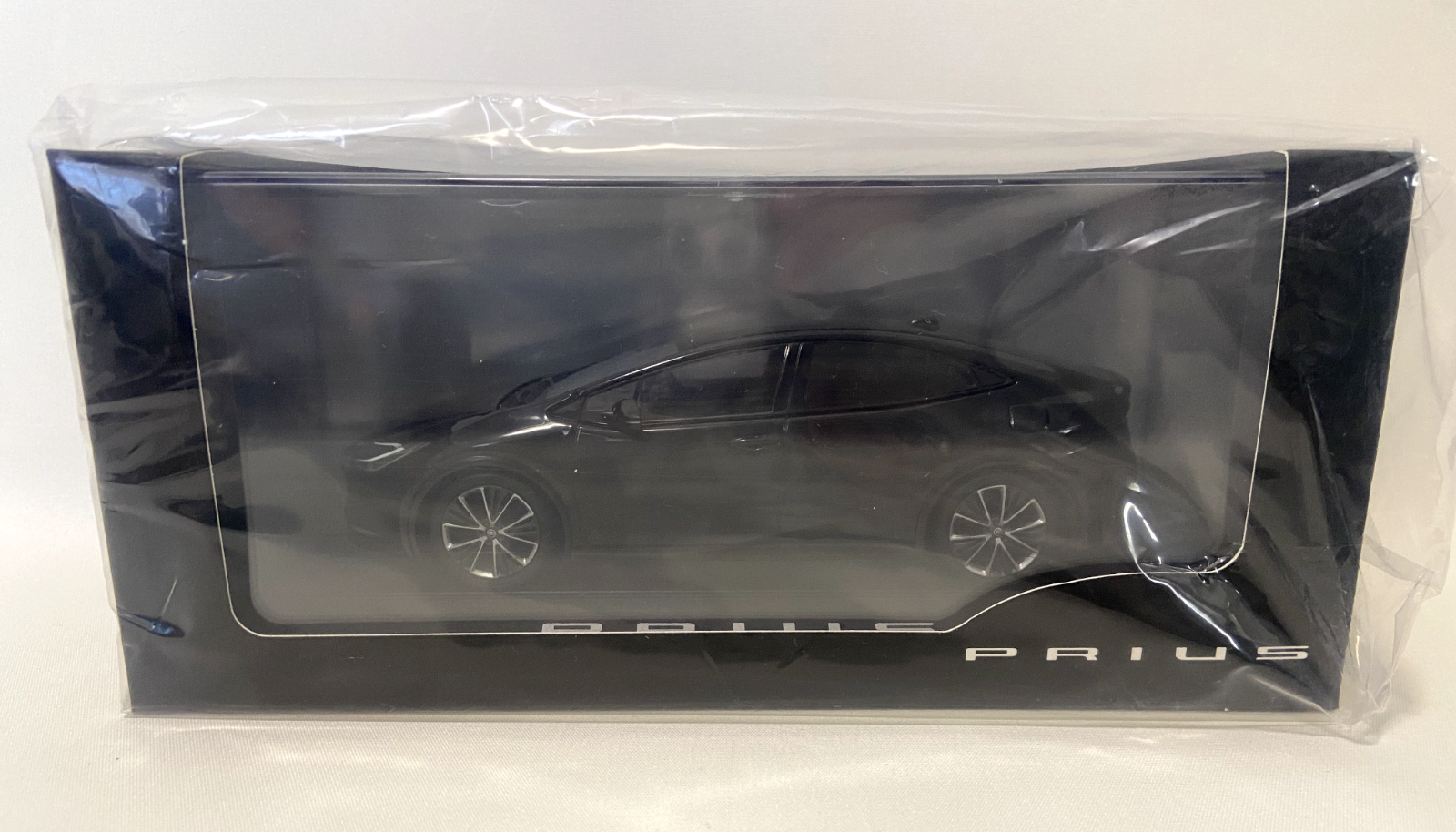 Toyota Prius Mini car Diecast Model Color Sample Attitude Black Mica 1/30