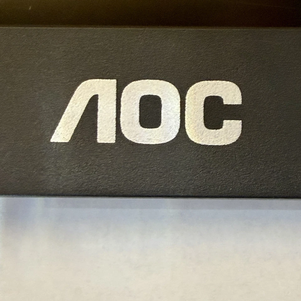 AOC 16T2 Portable 15.6” USB-C 1080p IPS Monitor For Parts or Repair - Image 3 of 4