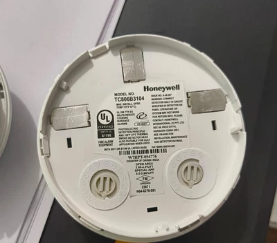 TC806B3104 Honeywell New Smoke & Heat Detector New Free Shipping - Image 1 of 2
