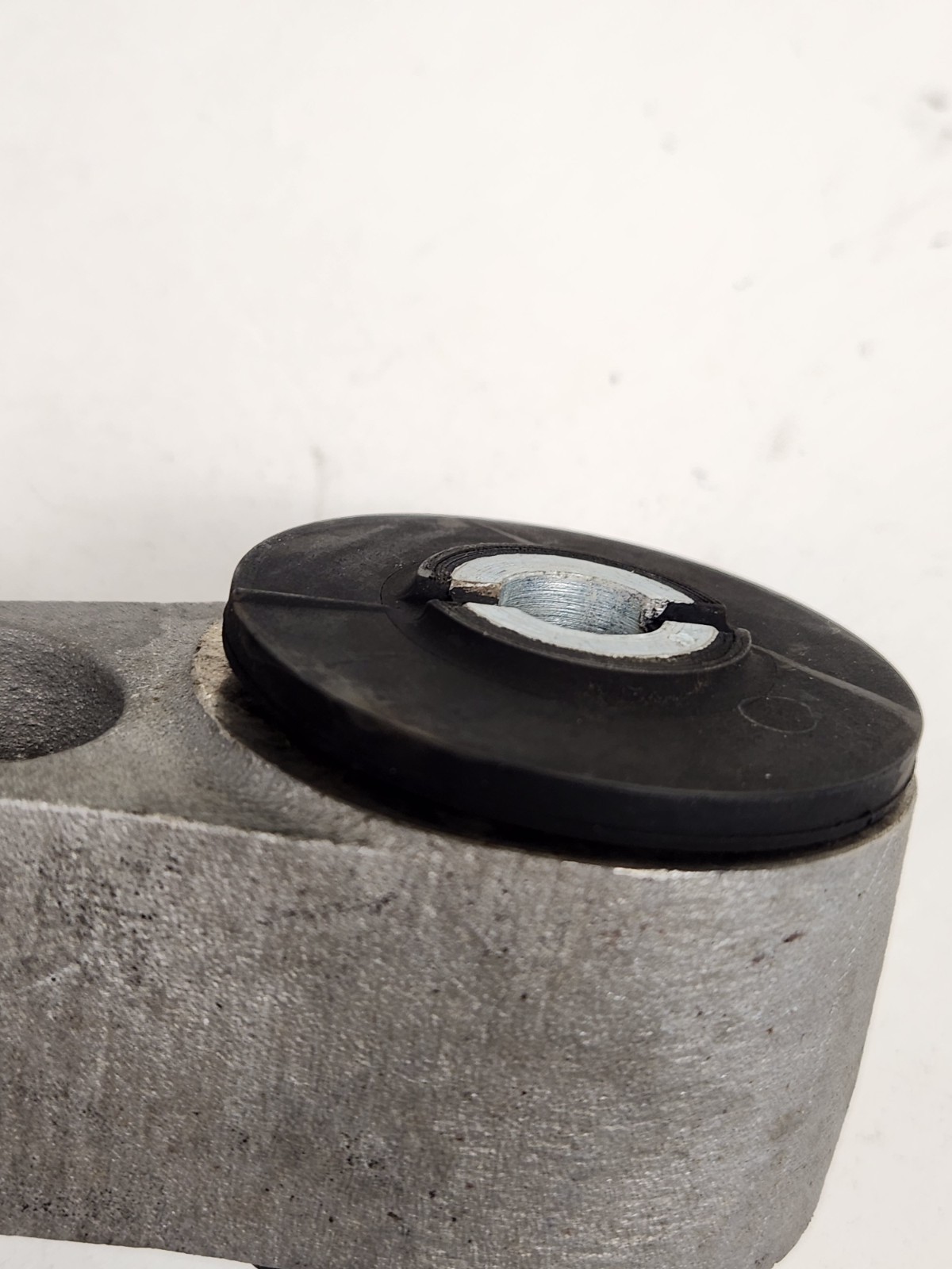 McLaren MP4-12C 2012-2014 Engine mount P/N 11F0507CP