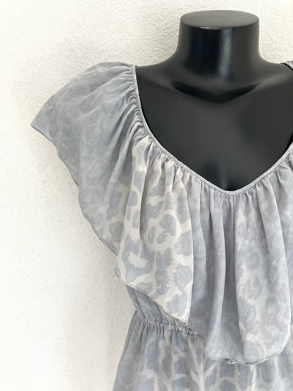 REBECCA TAYLOR snow leopard 100% silk Blouse Top STUNNING!  Classy! SIZE: 6 EUC