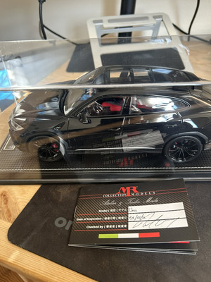 1/18 MR COLLECTION Lamborghini Urus Gloss Black With Red Calipers ONE OFF