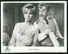 Gina Lollobrigida + Alec Guinness HOTEL PARADISO 1966 MGM / UA Film- Pressefoto