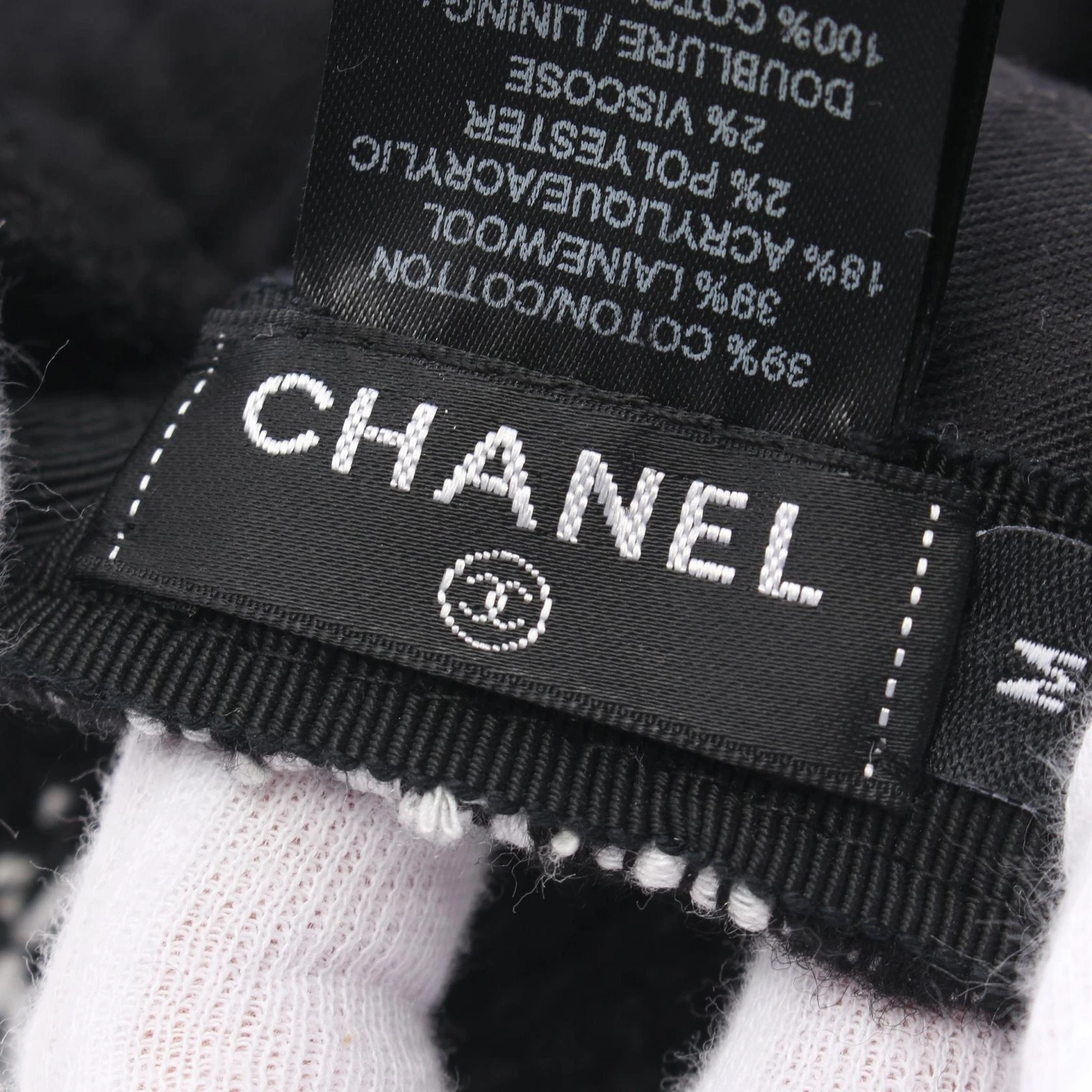 Cappellino CHANEL COCO Mark lana cotone nero bianco usato donnaa t