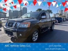 2012 Nissan Titan SL 4x2 4dr Crew Cab SWB Pickup