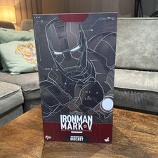 Hot Toys Iron Man Mark V