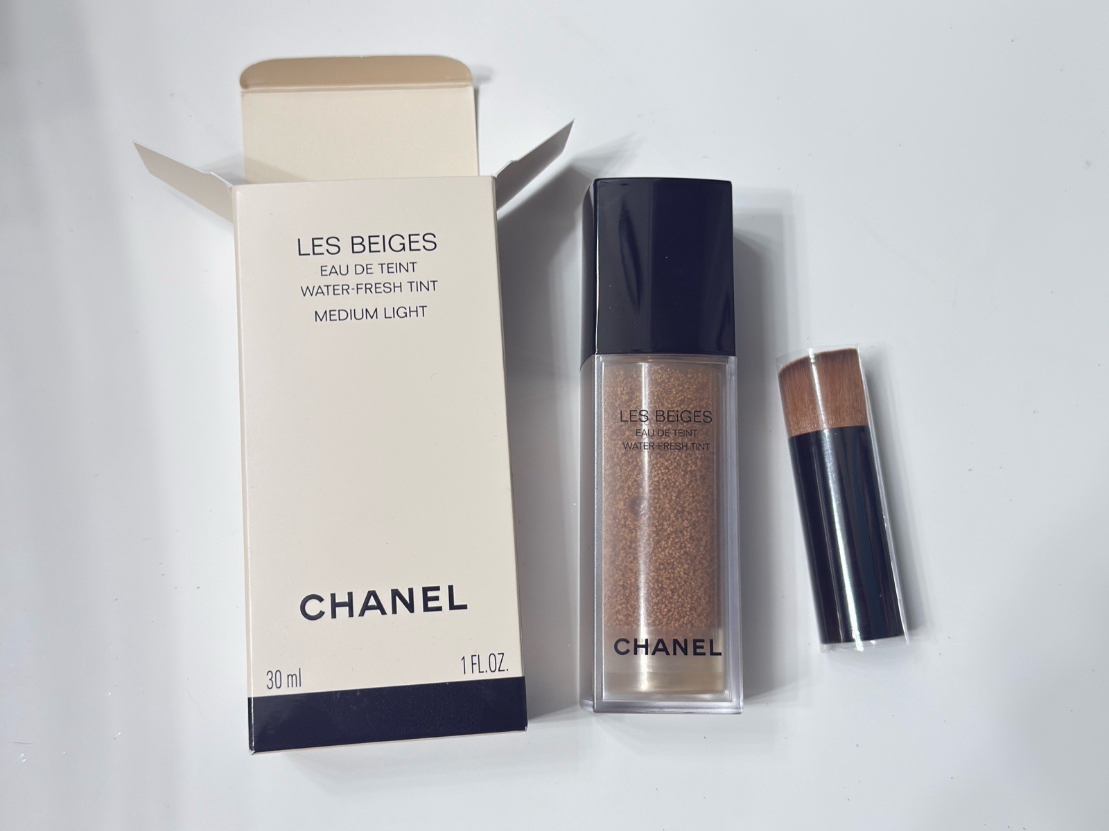 NIB CHANEL Les Beiges Water-Fresh Tint Medium Light Full Size 1 Oz 30ml