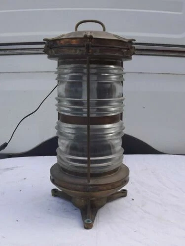 Objets nautiques de collection en cuivre