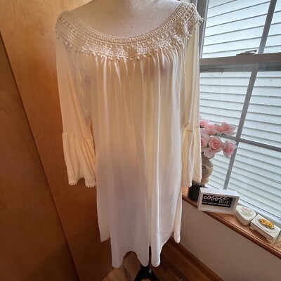 Win Win Woman s Ivory Crochet Neckline Bell Sleeve Tunic Size 2X-3X NWT