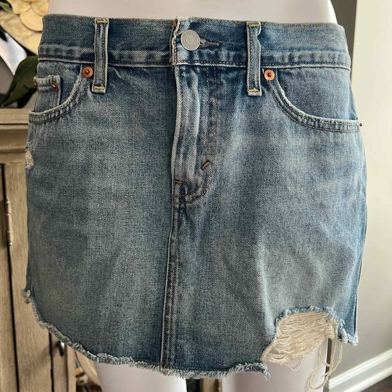 Levi’s Jean Skirt 27 Gem
