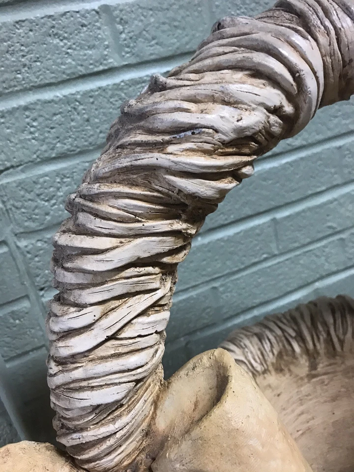 GRAN MACETA CESTA CEMENTO HORMIGÓN 23” ALTO X 21 X 13,5” 2 DISPONIBLES PASCUA” Foto 4 de 4