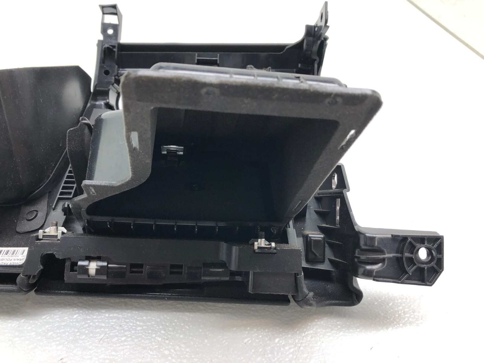 2014-2019 MASERATI GHIBLI S Q4 LEFT DRIVER FRONT DASH LOWER KNEE PANEL OEM.