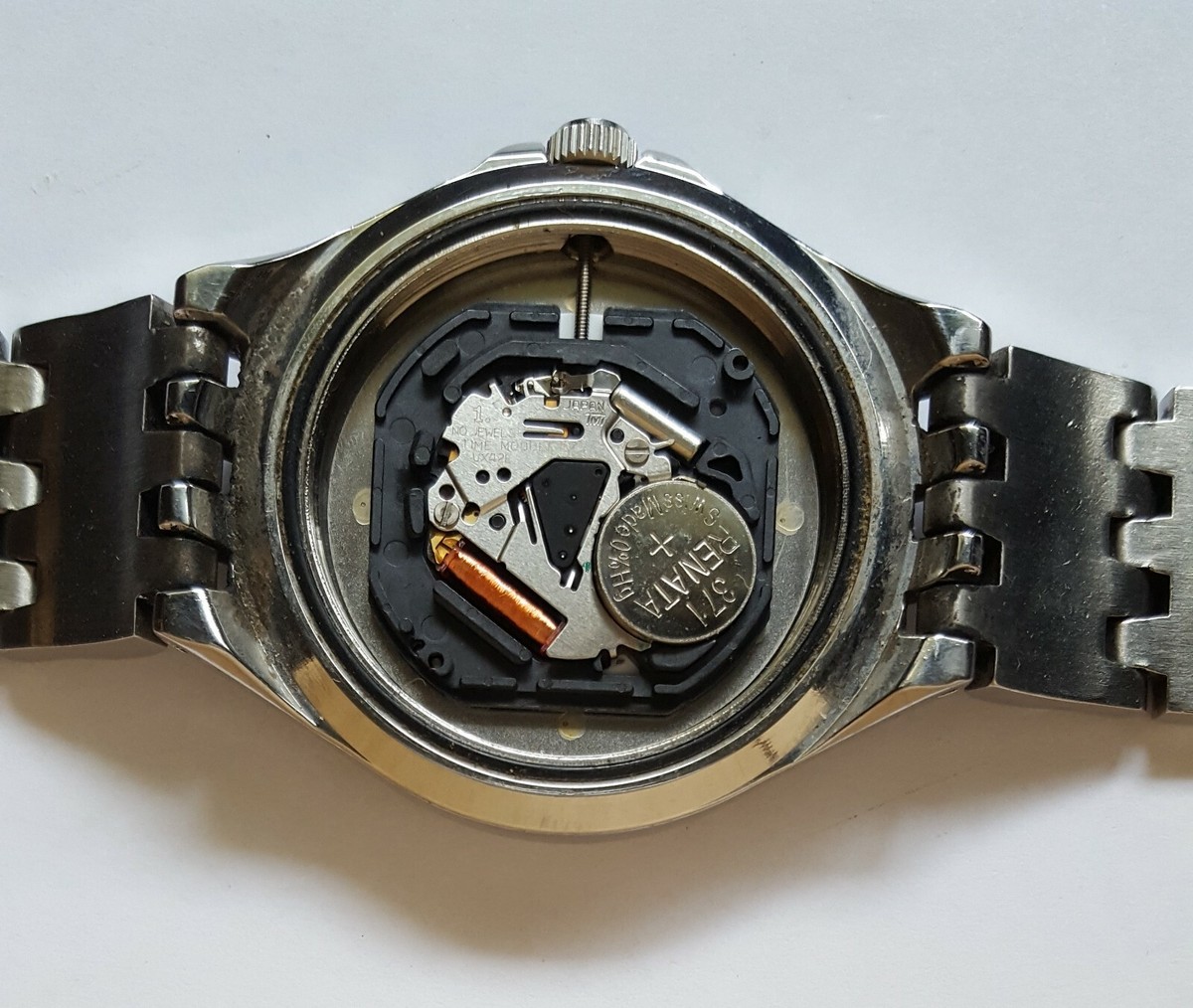 Guess Equity Montre Homme Multifonction Acier Doré GW0703G2