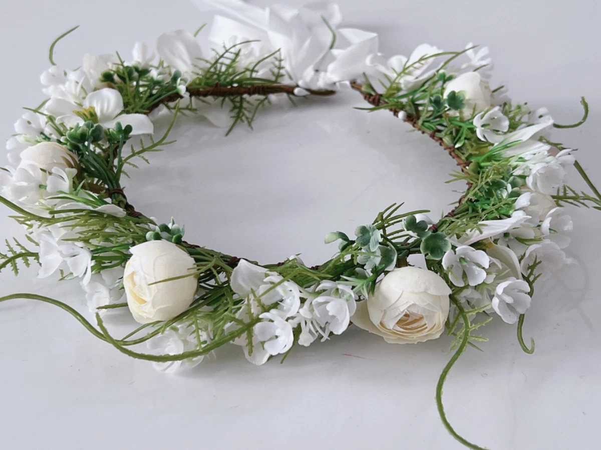 Flower 2024 crown white