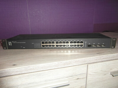 level one - ges-2450 - 24 ge + 4GE SFP Web Smart Switch
