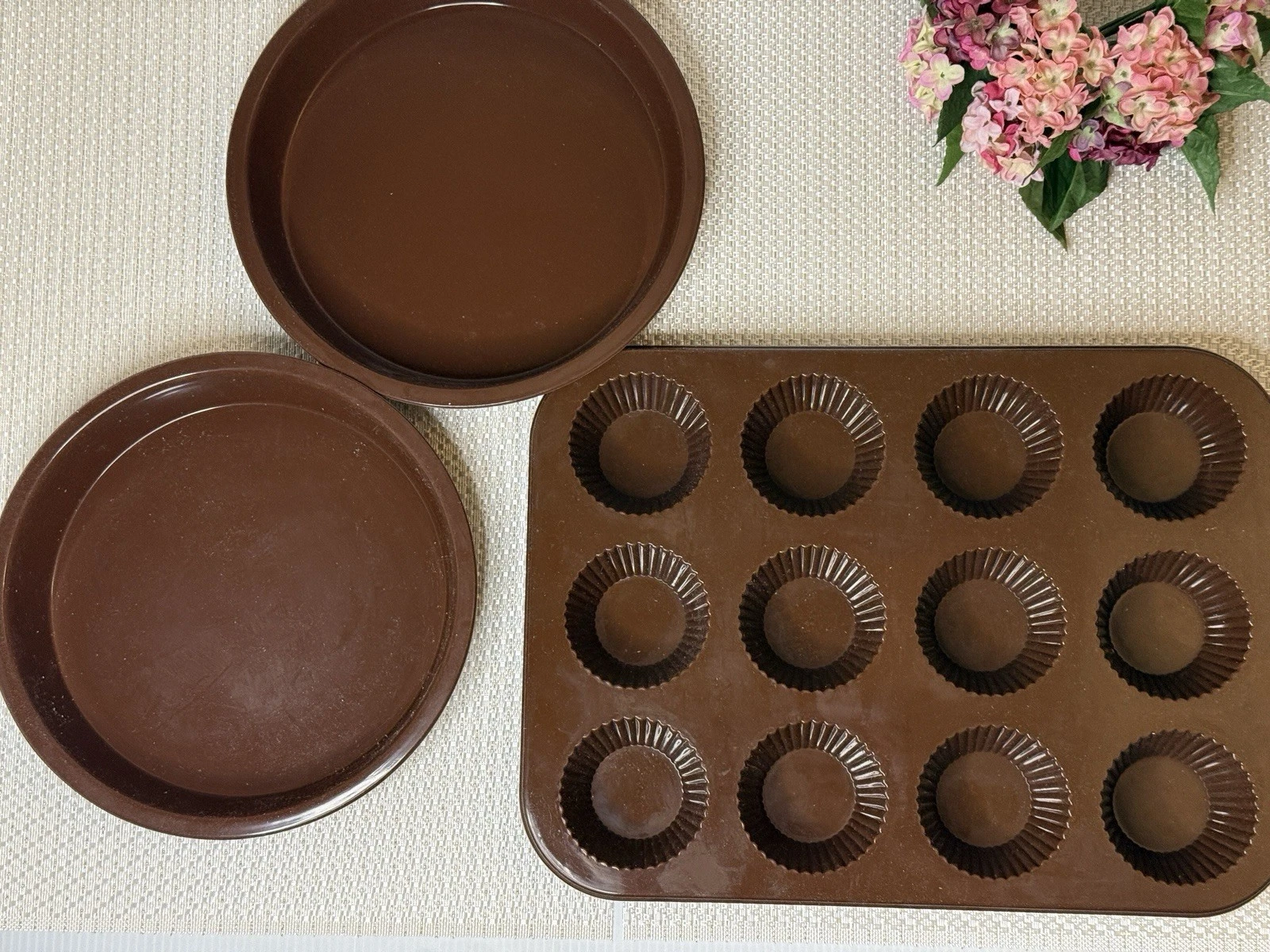 Silicone Baking Molds Set of 3 Shape Round & Cupcakes Color Brown QVC Bakeware