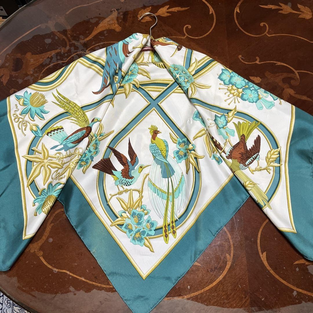 HERMES Scarf Kare 90  Caribbean Bird  100  silk