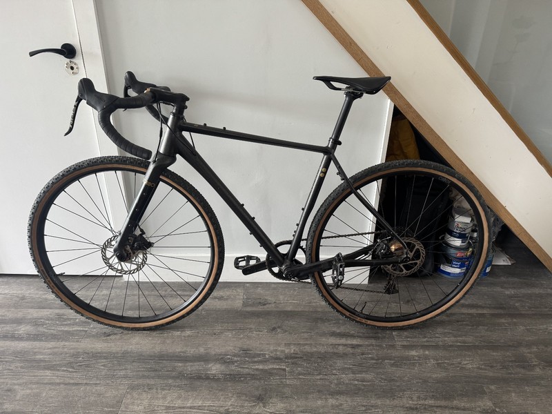 Rondo RUUT AL 2 Gravel Bike - Black and Speckled Gold
