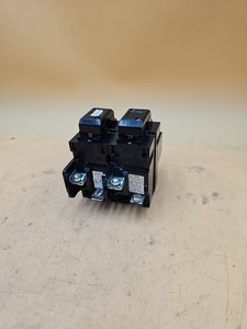 LOT OF 2 Pushmatic ITE Bulldog P215 2 Pole 15 Amp Circuit Breakers
