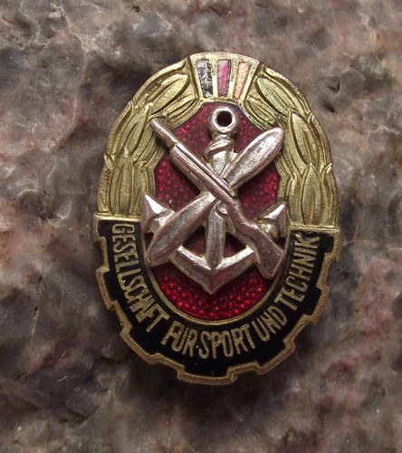 Gesellschaft für Sport und Technik DDR Volksarmee Gewehre Pin Anstecker - Bild 1 von 6