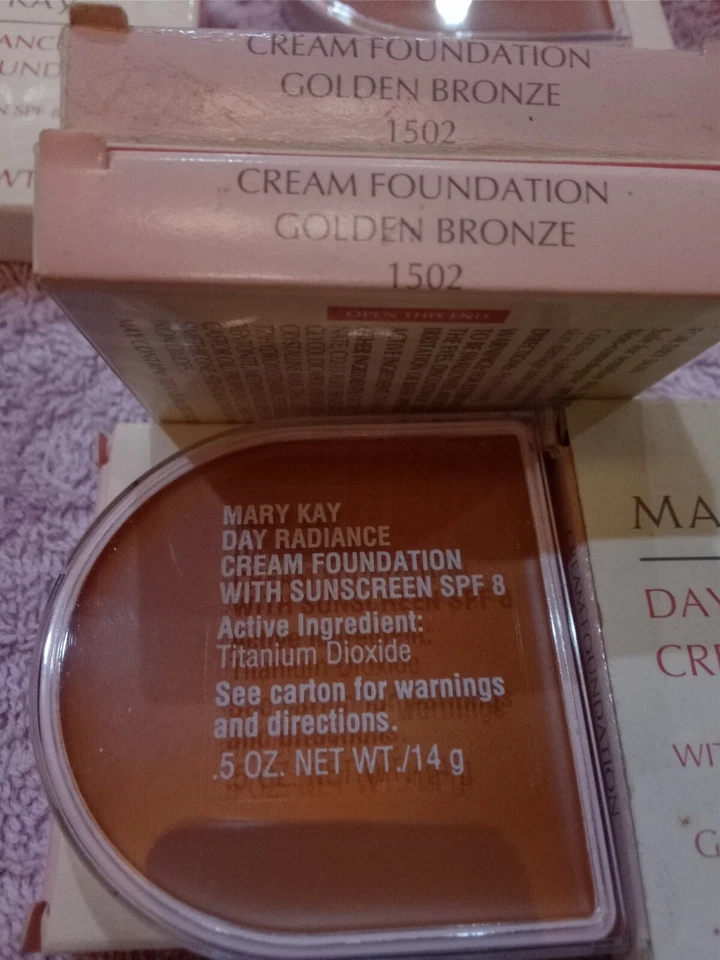 Mary Kay GOLDEN BRONZE1502 Day Radiance Cream FOUNDATION  - Image 3 of 3