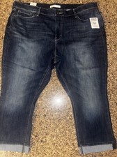 Signature By Levi Strauss Women's Blue Mid-Rise Capri Jeans Size 22 W36