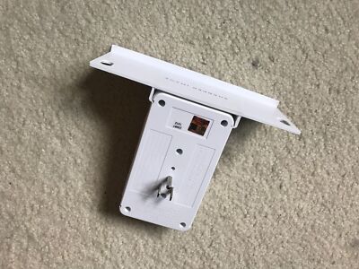 Sharper Image Socket Shelf Cordless 8 Port Surge Protector Wall Outlet W/ 2-USB